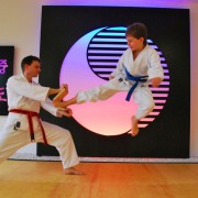 Jungdo-Taekwondo-Stuttgart-Kinder-Sprungseitkick-Bruchtest