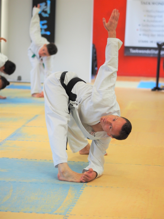 JUNGDO Taekwondo Slow Motion Dehnung Gymnastik Atmung Intensiv Slow Motion Dehnung Gymnastik Atmung Intensiv